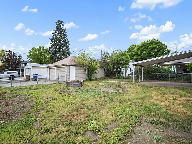 2403 W Everett Ave — Photo 37
