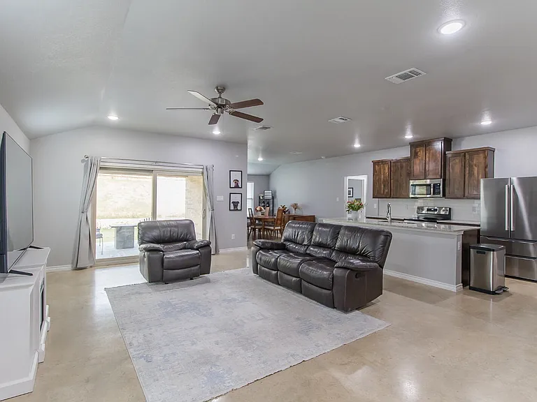 1715 Dryden Ave — Photo 8