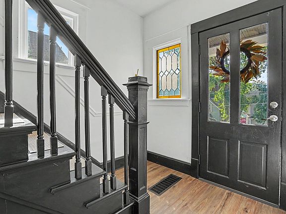 5th image of 1718 W 9th St