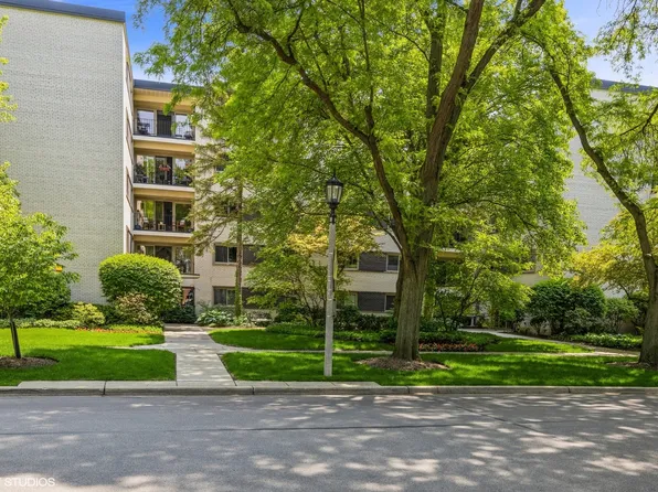 415 Franklin Ave APT 5A, River Forest, IL 60305