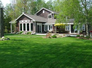 825 Pocahantas Beach Rd, Cheboygan, MI 49721