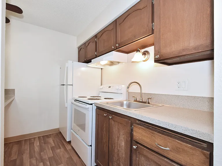 Gardenbrook Apartments — Photo 29