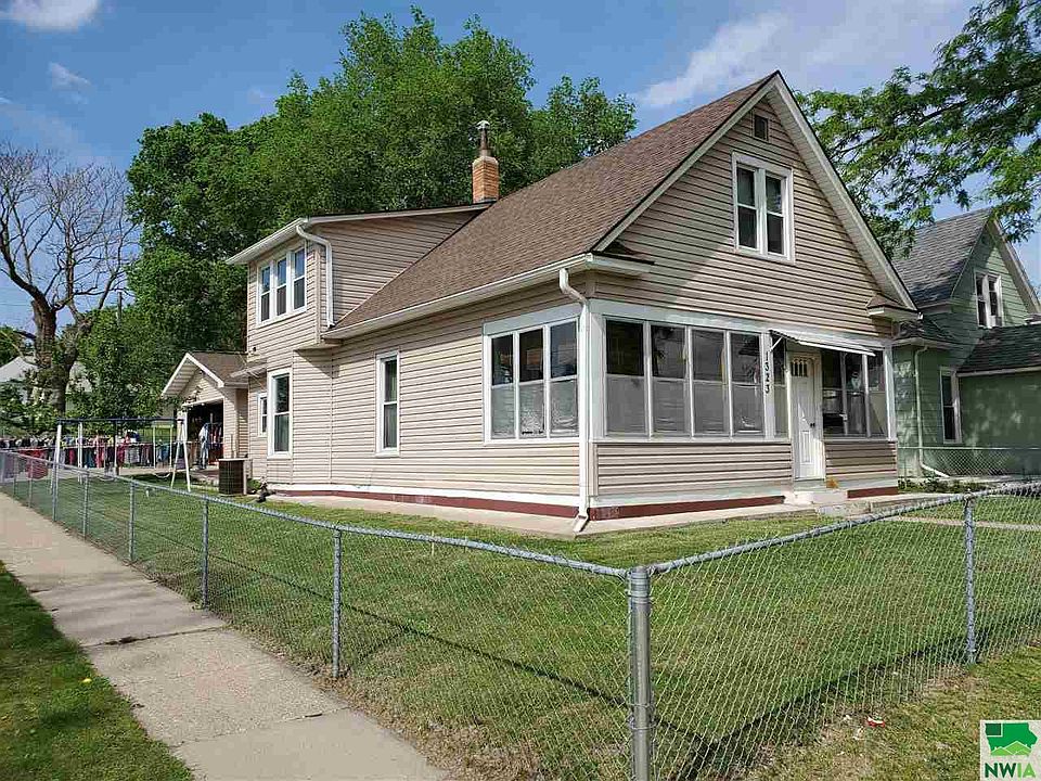 1st image of 1323 W 3rd St