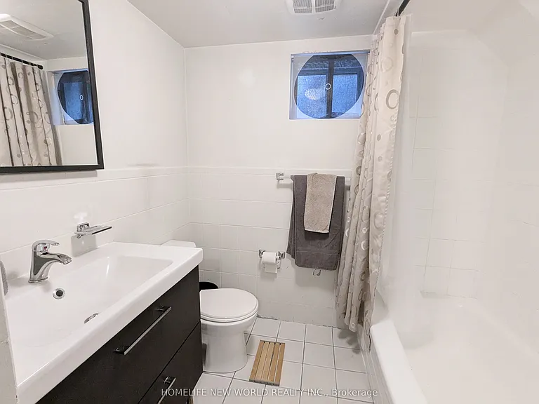276 Montrose Ave #BASEMENT — Photo 6
