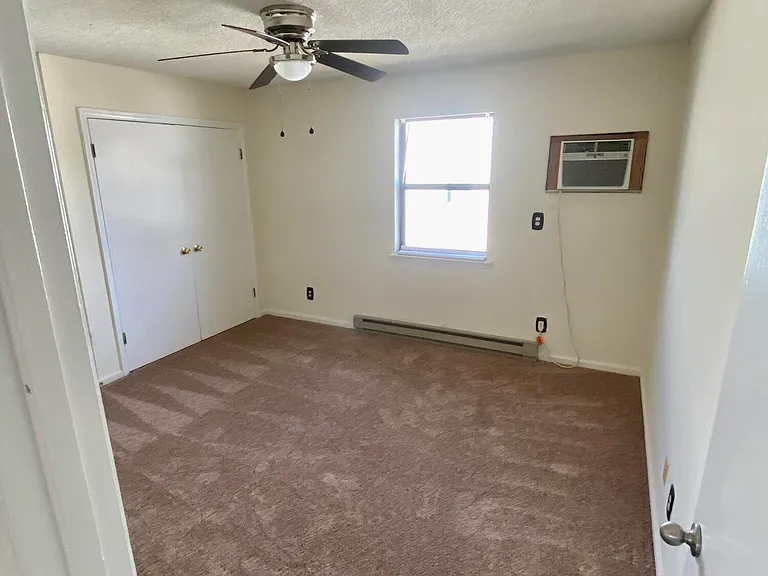 2903 E 5th St #21 — Photo 2