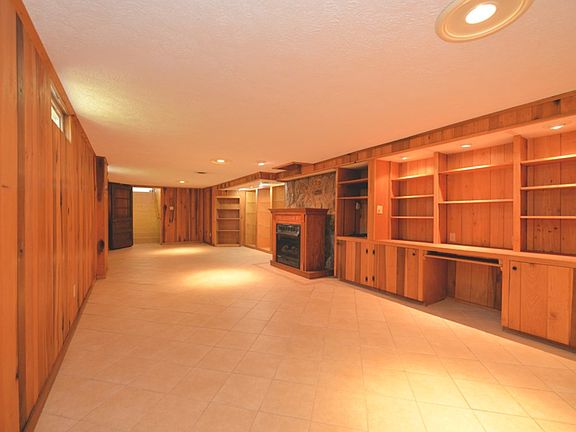 5th image of 597 Savannah Dr