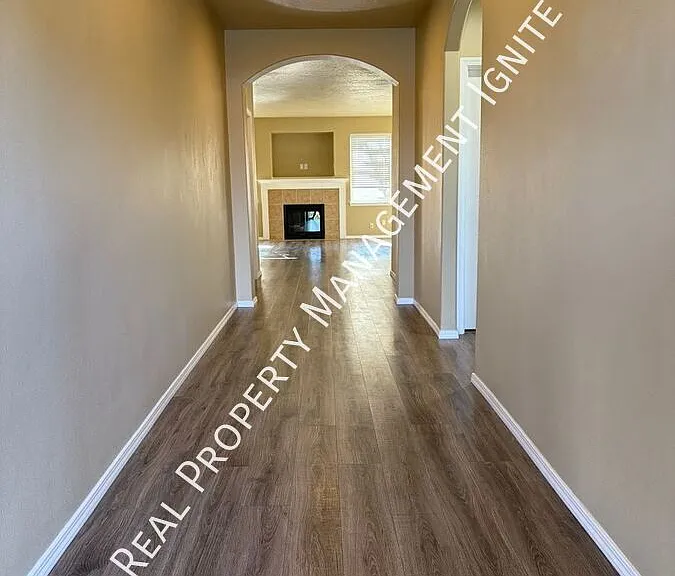 332 SW Antler Ridge Ct — Photo 2