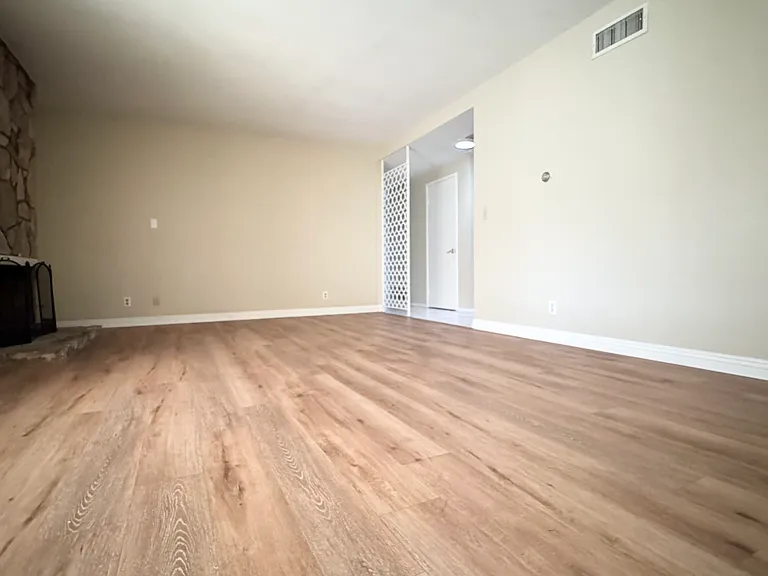 17040 Ridge Park Dr — Photo 5