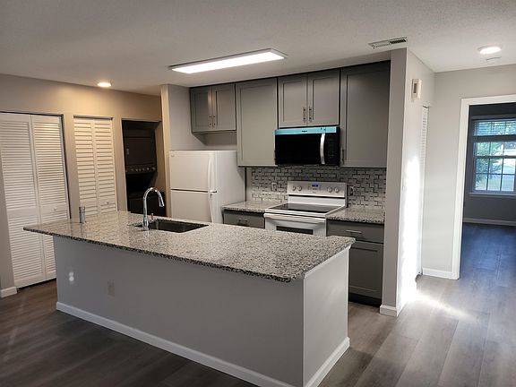 5th image of 4341 Spa Dr. #1201