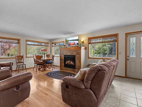 3rd image of 12838 188th Ave NW