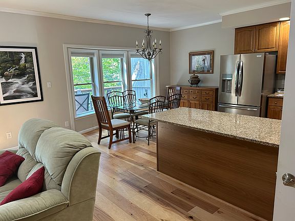 2nd image of 25 Golfview Ln