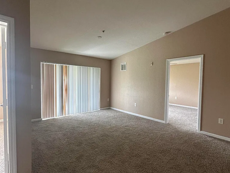 141 SW Palm Dr #202 — Photo 13