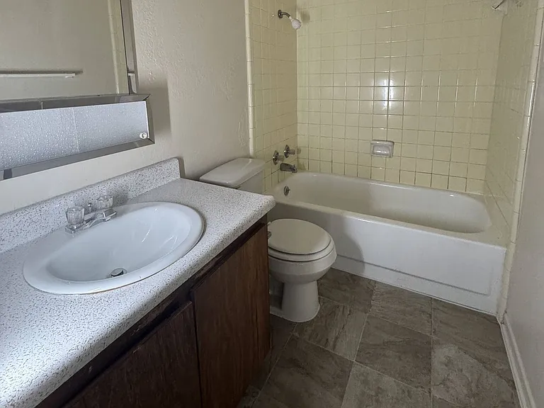 4304 Lake Rd — Photo 8