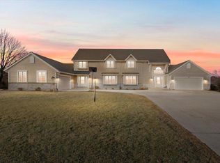 3209 S Ridgecrest Ct #3211, New Berlin, WI 53151