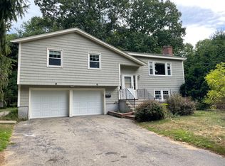 20 Boathouse Ln, Dedham, MA 02026