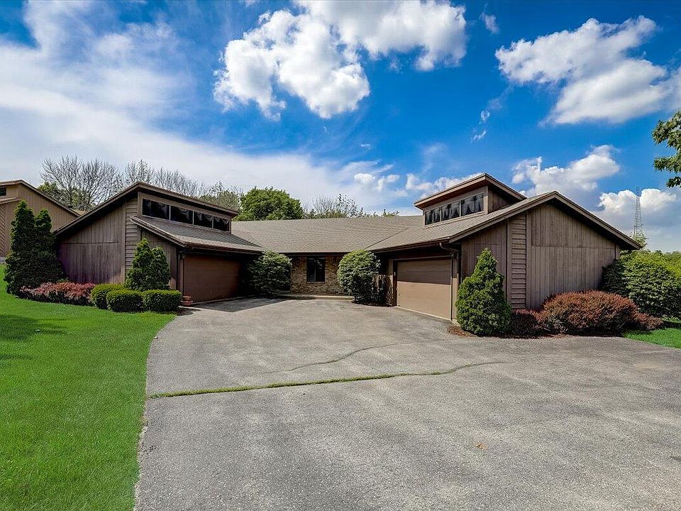 1st image of 19340 Glenview Dr #19350