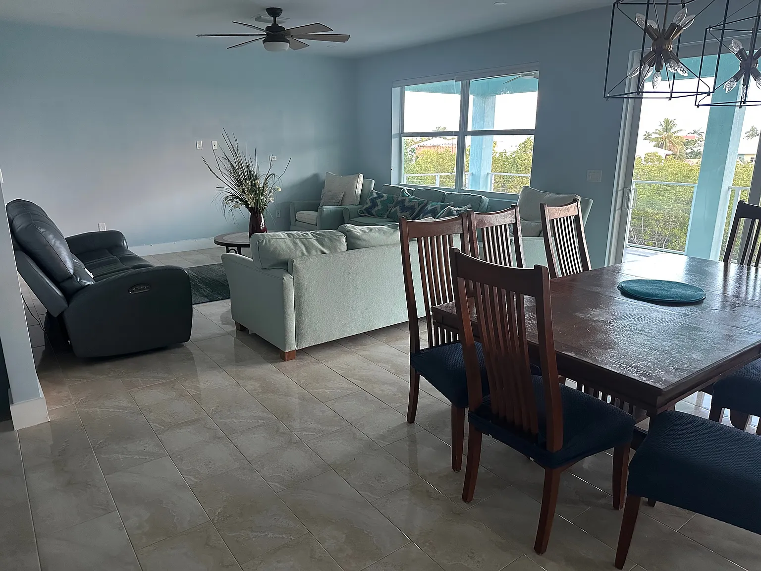 4 bed, 3010 sqft, $9,000 — Photo 3