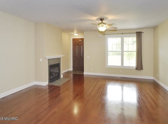 3rd image of 1133 Cathedral Pkwy