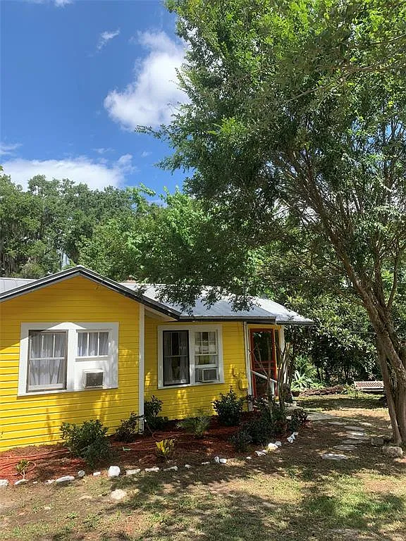 2 bed, 1.0 bath, 845 sqft, $1,700 — Photo 1