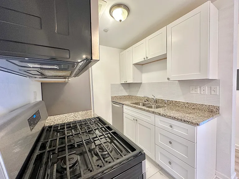 820 McIntosh Ct #106 — Photo 6