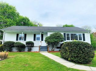 20 Park Hill Dr, New Windsor, NY