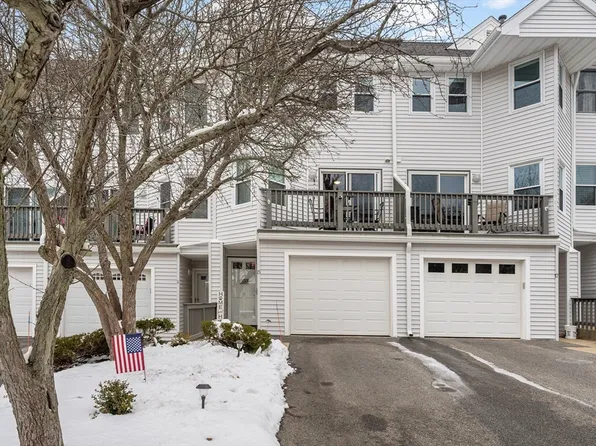 15 Elm Ave #15, Hull, MA 02045