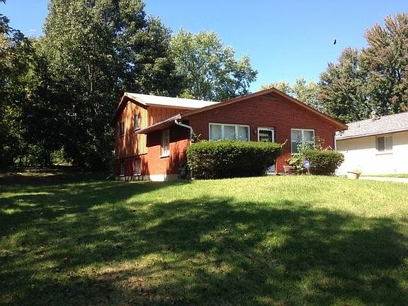 2nd image of 2413 Alpena Ave