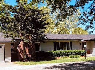 1306 N 1056th Rd, Lawrence, KS 66046