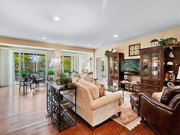 3rd image of 3769 Canton Cir