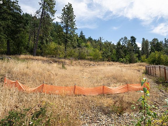 4th image of 731 Boulder Loop