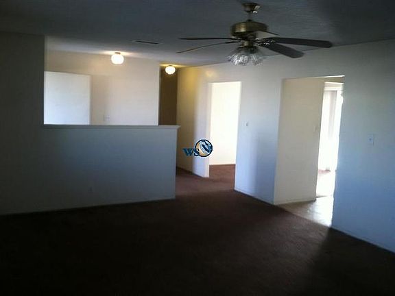 Large 3-bedroom home in apple valley - Photo 3