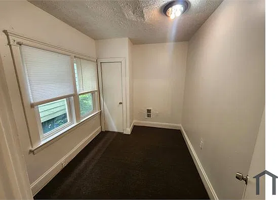 3 bed, 757 sqft, $1,350 — Photo 2