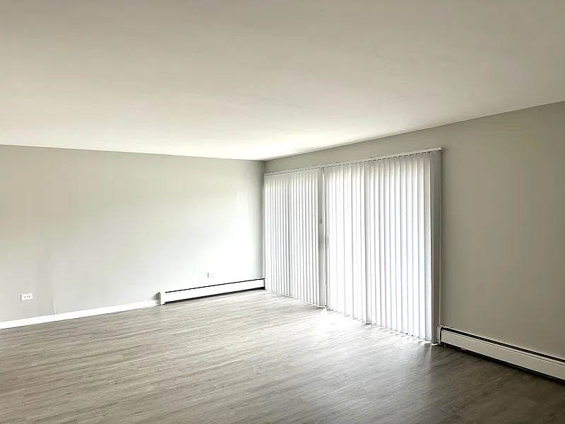 2 bed, 1.0 bath, 950 sqft, $1,570 — Photo 3