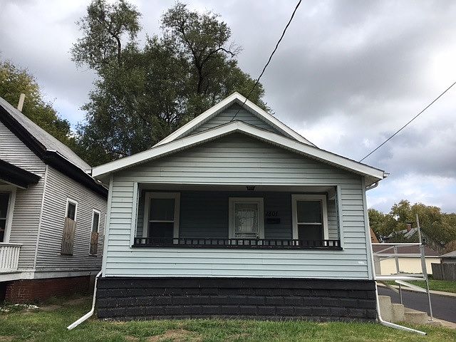 2nd image of 1801 W Howett St