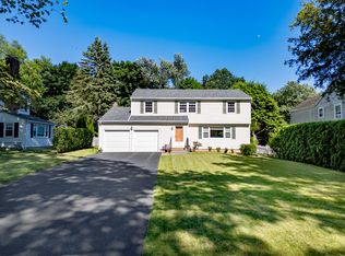 132 Lawrence Rd, Fairfield, CT 06824