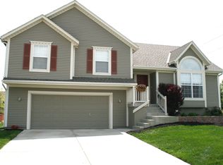 821 S Cedar St, Gardner, KS 66030
