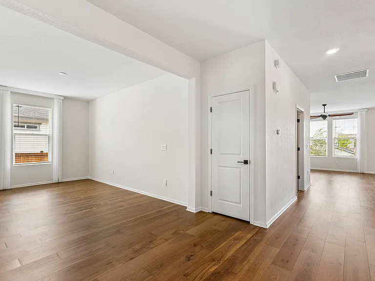 855 N Waterloo Cir — Photo 11