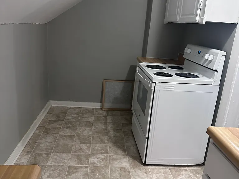 108 N 2nd St #4 — Photo 6