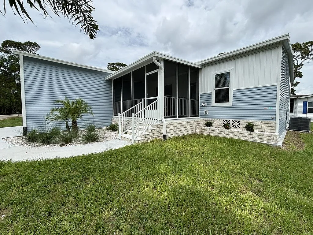 3 bed, 2.0 bath, 1441 sqft, $1,699 — Photo 2