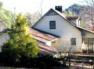 6927 Tusquittee Rd, Hayesville, NC 28904