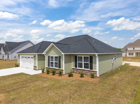 432 Montgomery Dr, Jacksonville, NC 28546