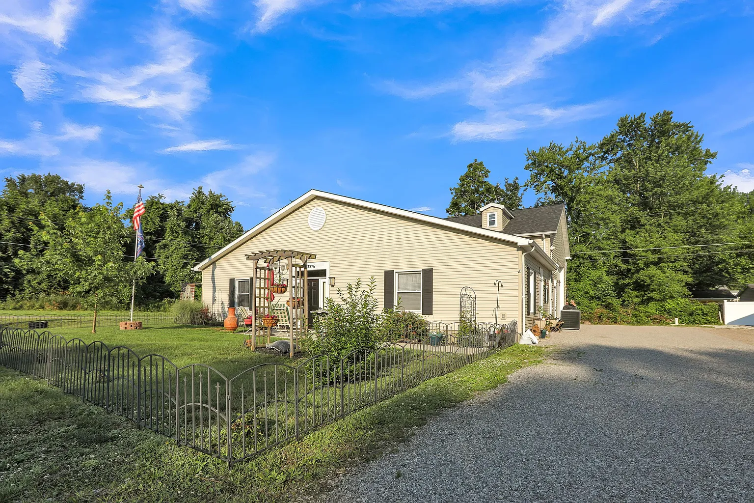 13415 Ivy Rd NE photo 1