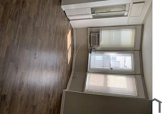 1720 S Taylor St — Photo 1