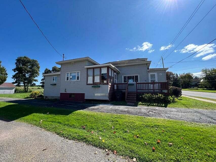 2nd image of 29 Lake St