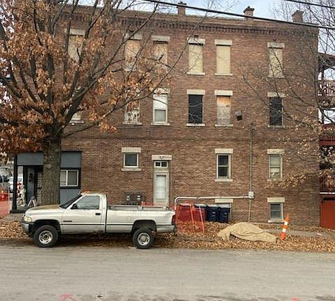 3rd image of 1138 Pacific St