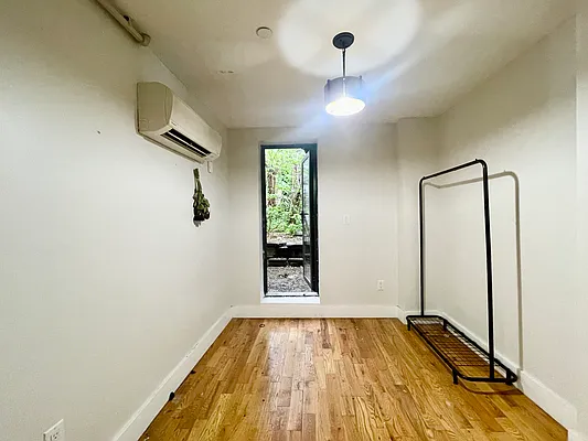 Rented by ERNY LLC | media 11