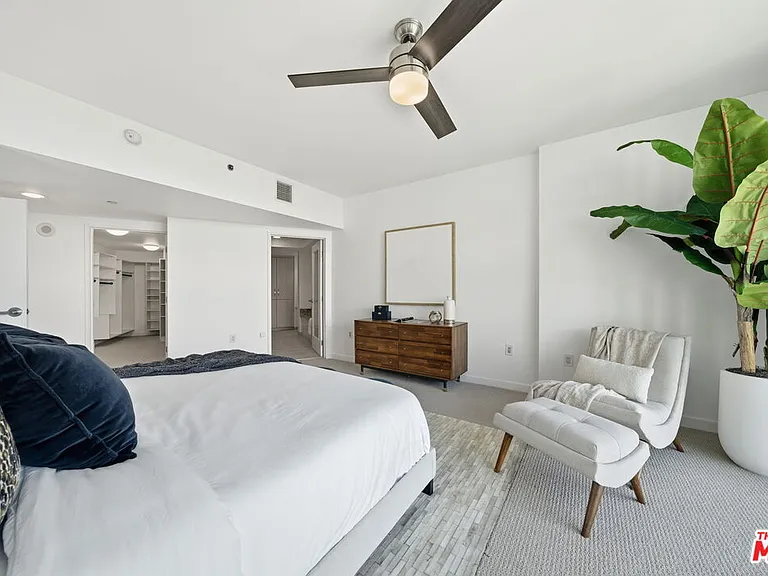 13650 Marina Pointe Dr #1603 — Photo 31