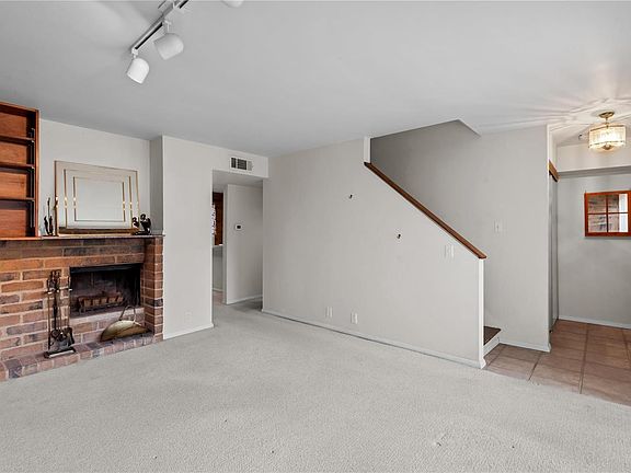 3rd image of 641 Coeur De Royale Dr APT C
