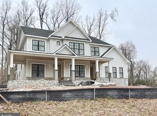 6521 Marywood Rd, Bethesda, MD 20817