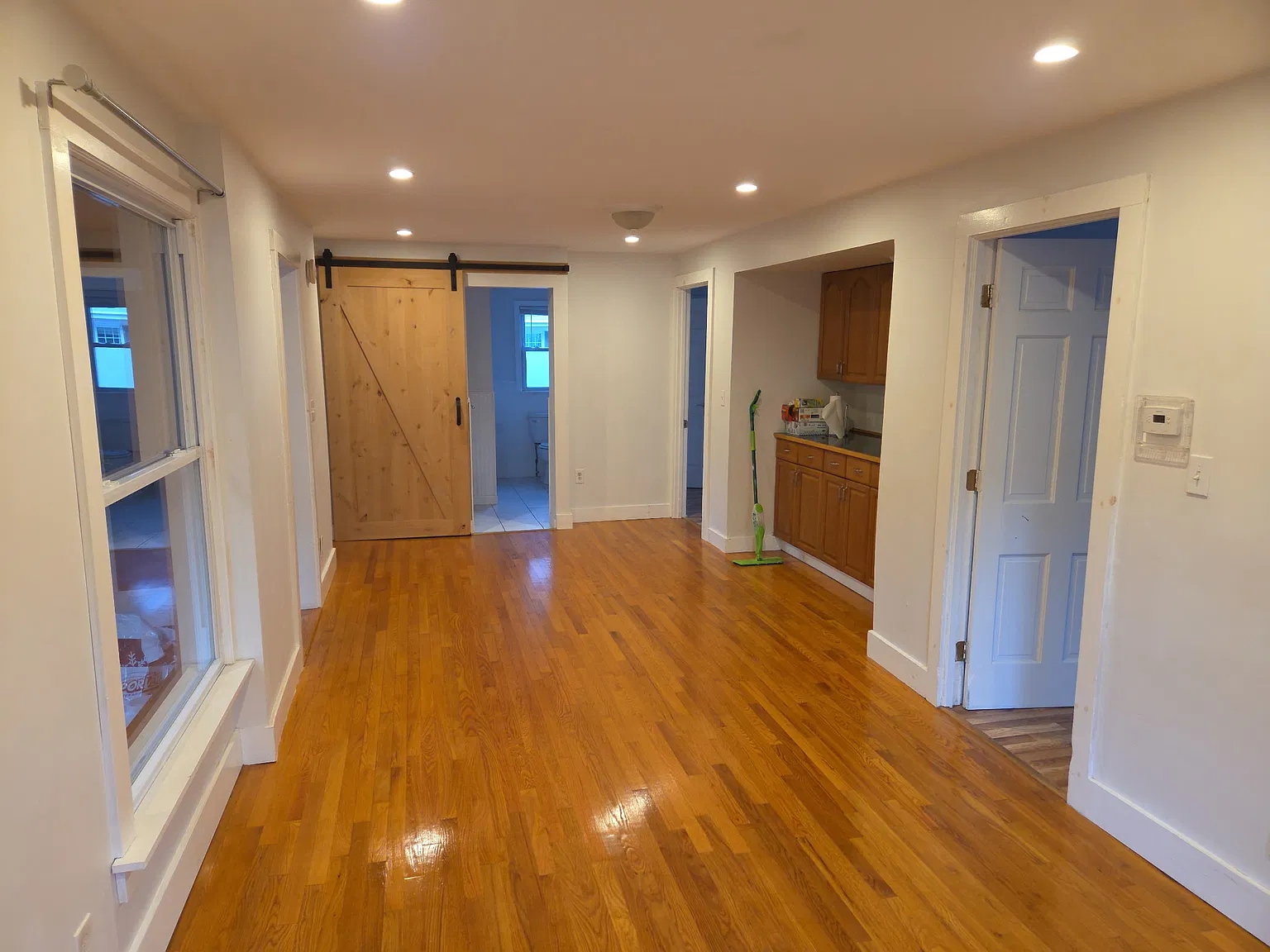 2 bed, 950 sqft, $2,350 — Photo 4